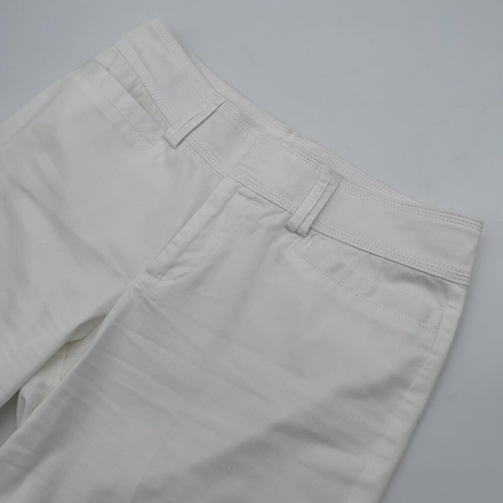 Lee Women's Natural Fit Mid-Rise Chino Cuffed Leg Walk Short, Size‎ 8P, White
